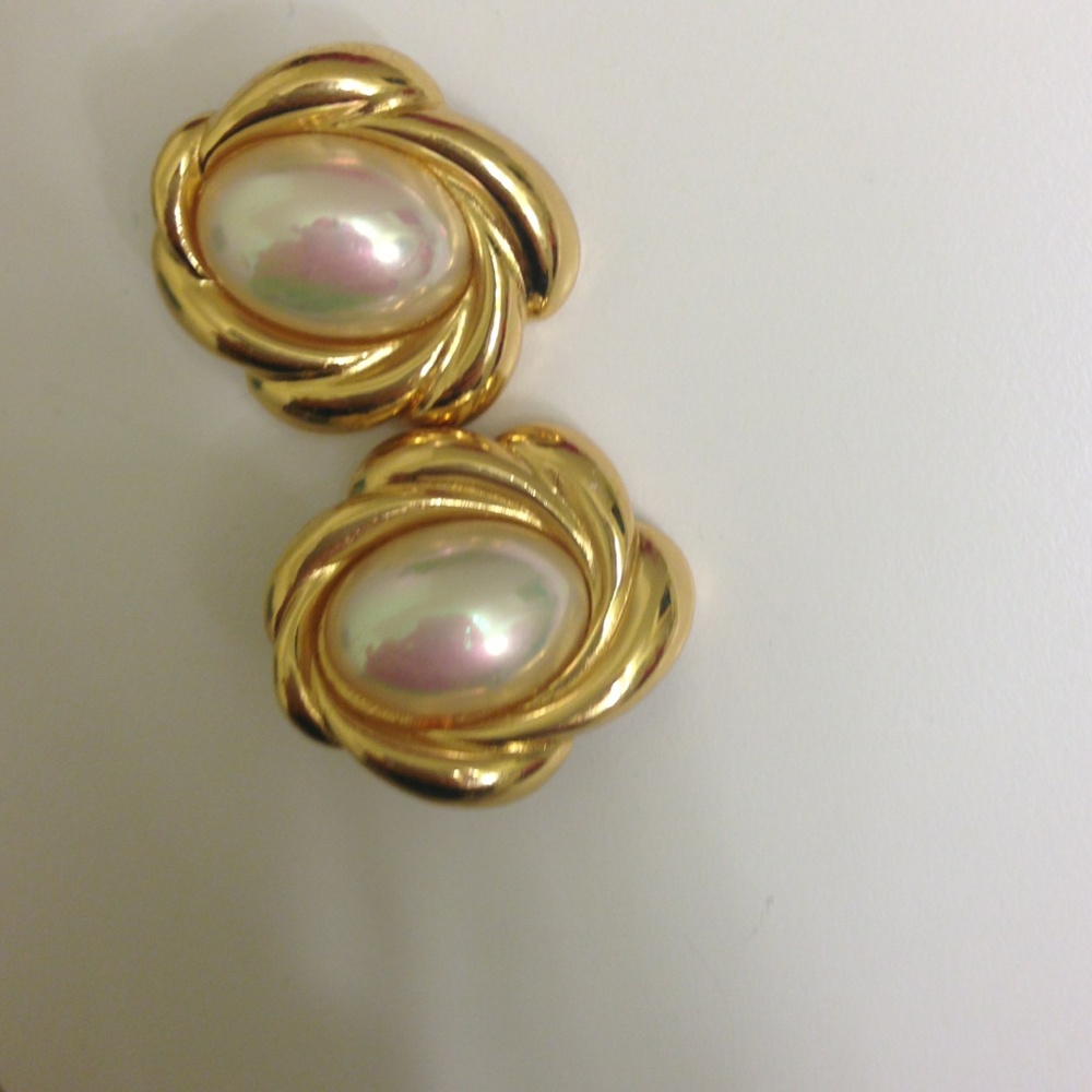 Christian Dior vintage earrings! Make an offer !!! - Picture 3 of 3